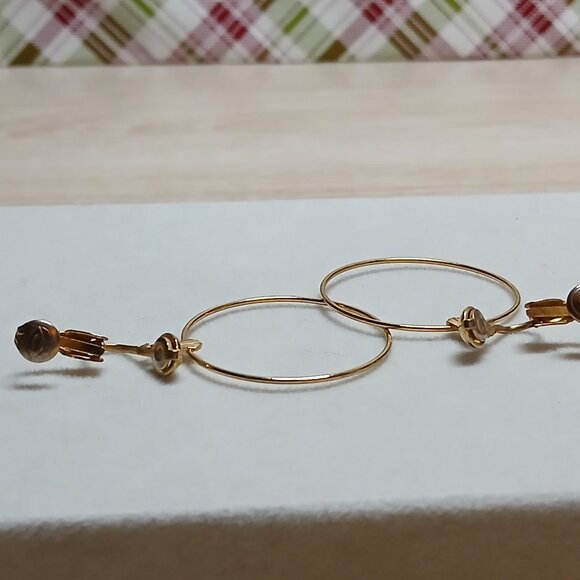 Vintage Gold Tone Clip On Hoop Earrings Costume Jewelry #80W - Picture 4 of 13